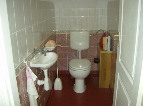 Apartment In Fonyod/balaton 35365