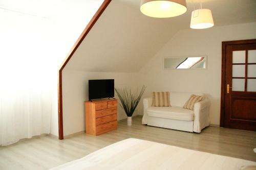 Hostal Pacsirta Apartman Grand