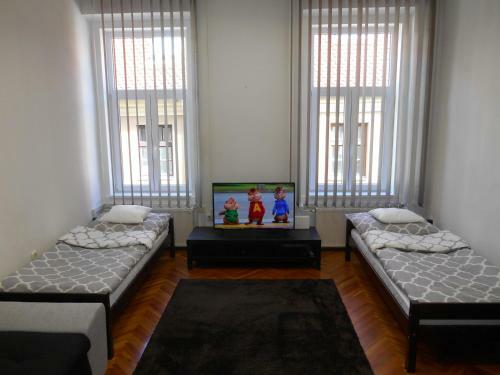 Akos Apartman