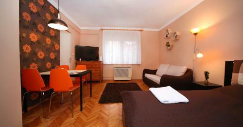 Plat�n Apartman Eger