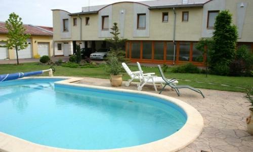 Hotel Kenguru Panzi�