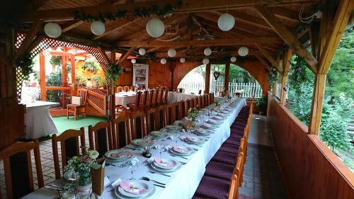 Hostal Park Panzi� �s �tterem