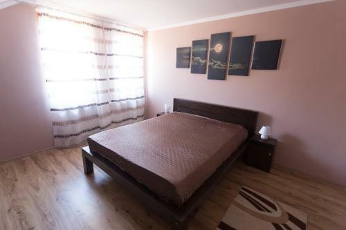 H�romhuta Vend�gh�z