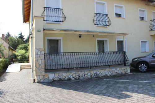 Otto Apartment
