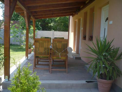 Eszter Apartmanh�z