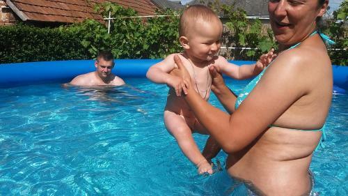 R�zsa Apartman