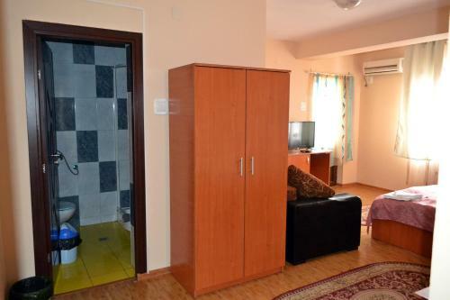 Hotel Tata Si Fii