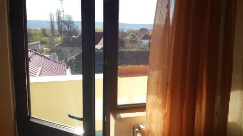 Hotel Tata Si Fii