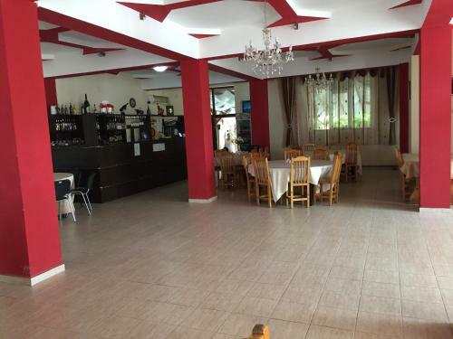 Hotel Tata Si Fii