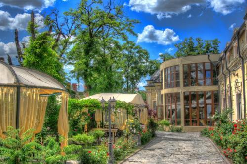 Hotel Restaurant Casa Cu Tei