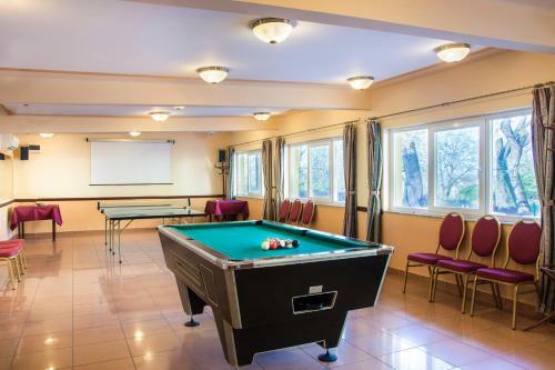 Fried Castle Hotel Resort