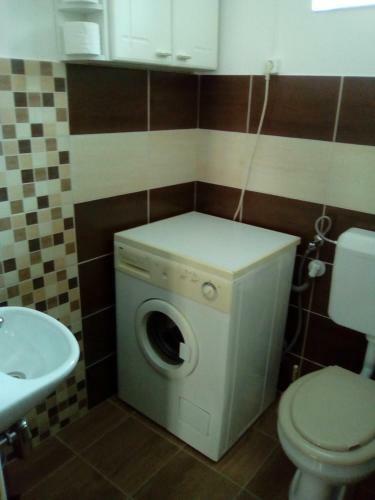 Kaland Vend�gh�z