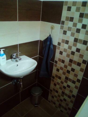 Kaland Vend�gh�z
