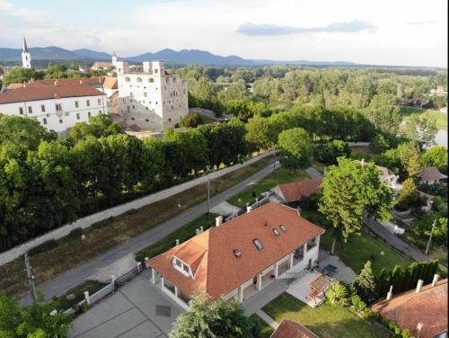Bed & Breakfast Simk� Csal�di Pinc�szet �s Panzi� (evinor)