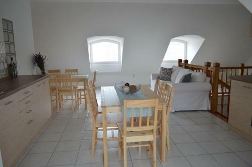 P�csely House Apartman