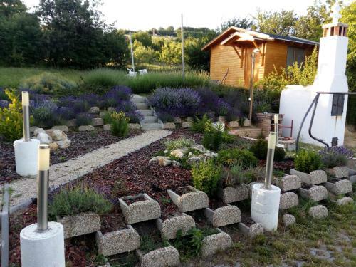 P�csely Apartman