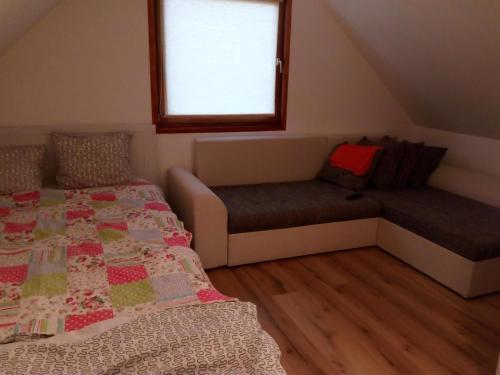 P�csely Apartman