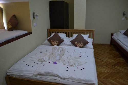 Ez�stfeny? Hotel