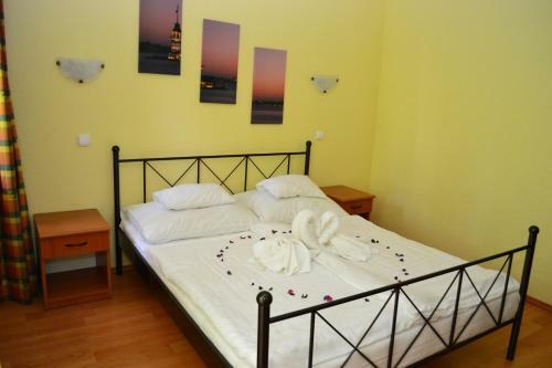 Ez�stfeny? Hotel