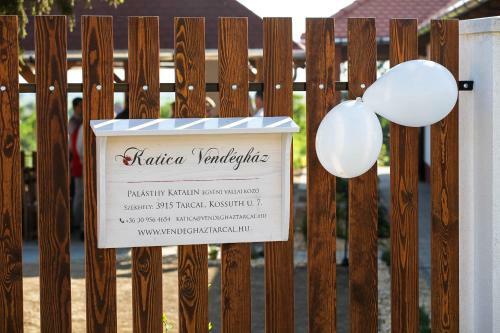 Hostal Katica Vend�gh�z