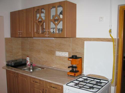Apartamento �j Vend�gh�z