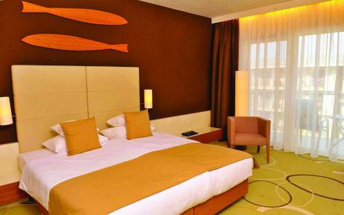 Hotel Velence Resort & Spa