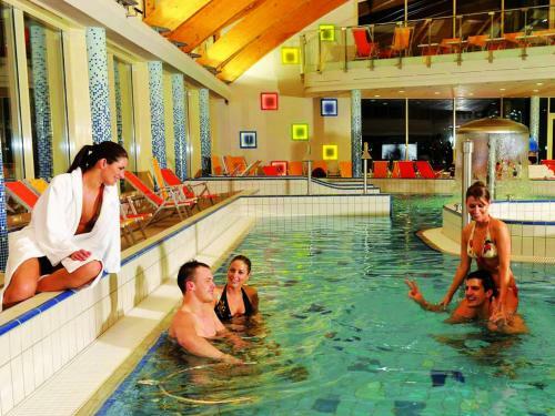Hotel Velence Resort & Spa