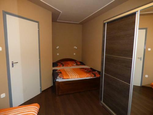 Hostal Erd�lyi Vend�gh�z