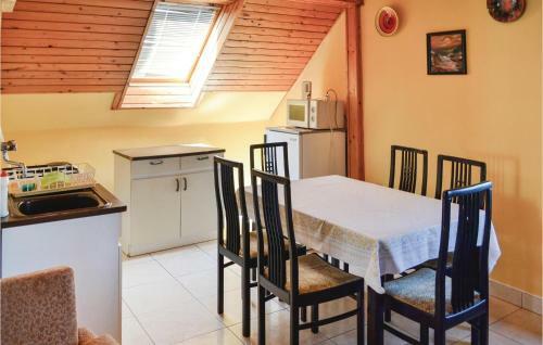Three-bedroom Apartment In Zamardi