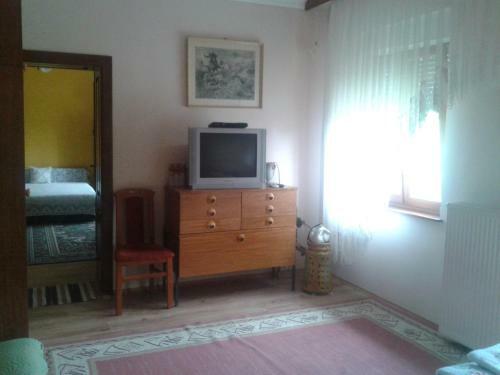 Erd�sz Lak
