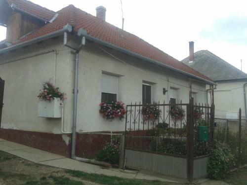 Erd�sz Lak