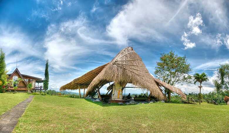 Hostal Village Above The Clouds