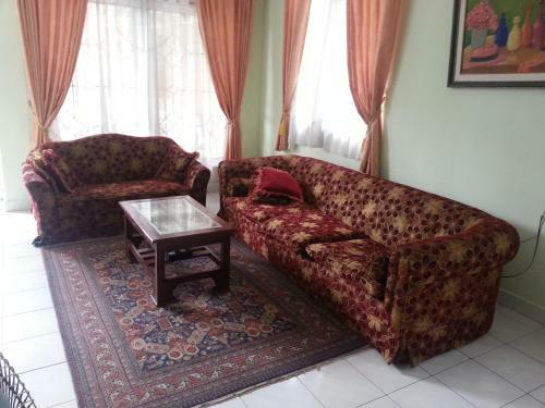 Fame Villa Castle Hook Kota Bunga
