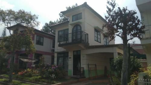 Zevannya Villa Little Victorian Kota Bunga