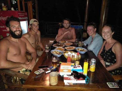 Hostal Arrys Watukarung Surfcamp