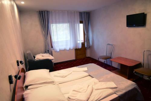 Bed & Breakfast Pensiunea Arinul