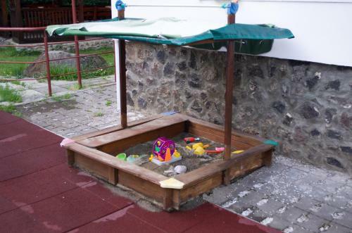 Bed & Breakfast Pensiunea Arinul