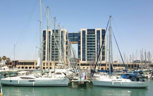 AA Yafit Marina Towers Apartment
