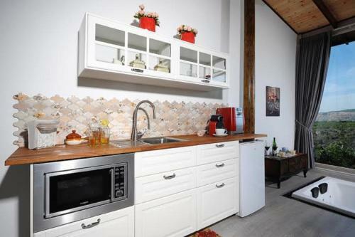 Finestra Suites