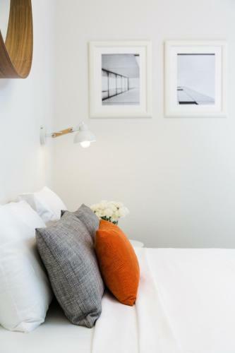 Luxurious By The Beach Apartment With Garden