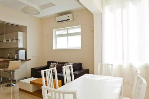 Ben Yehuda-gordon Beach Apartment