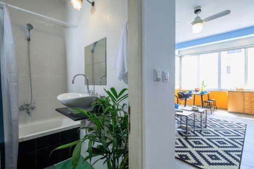 Huge Stylish 3 Bedrooms Apartment