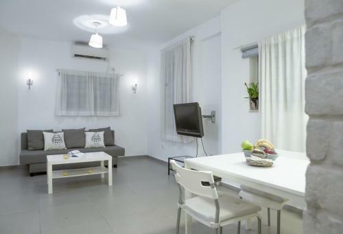 Harav Kuk Beach Apartment