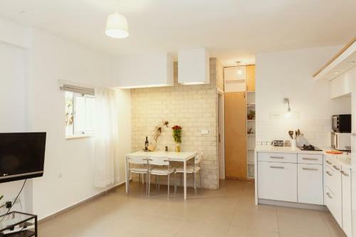 Harav Kuk Beach Apartment