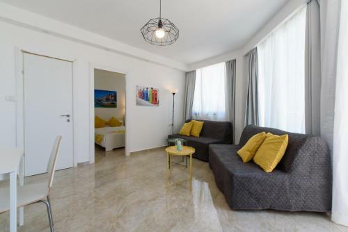 Studio Beach Apartments