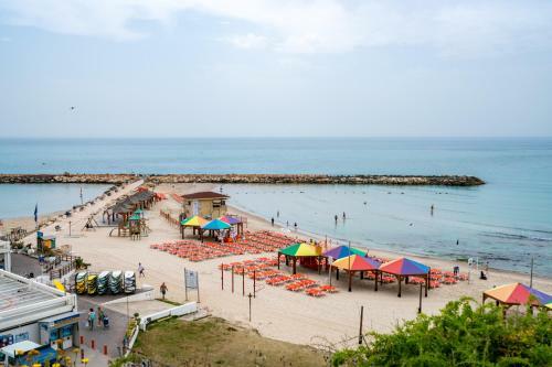 Beach Apartments By Reines5 Tlv