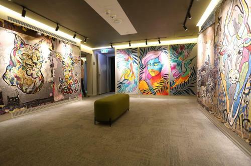 Link Hotel & Hub