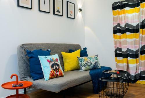 Colorful Apartment Near The Beach