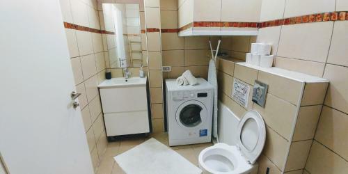 Begin19 Apartments & Hostel