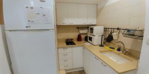 Begin19 Apartments & Hostel